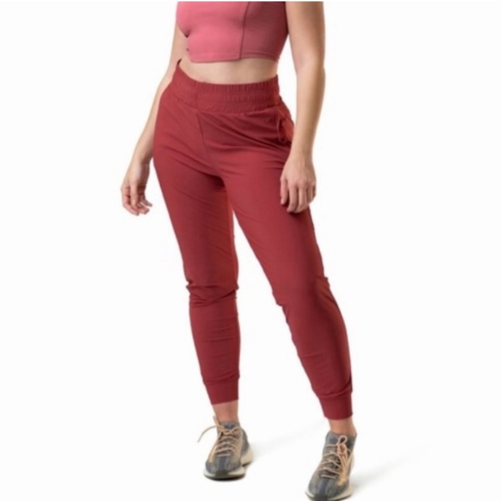 Balance Athletica Swift Jogger Pants M Red Nylon Stretch Zip Pocket Drawstring